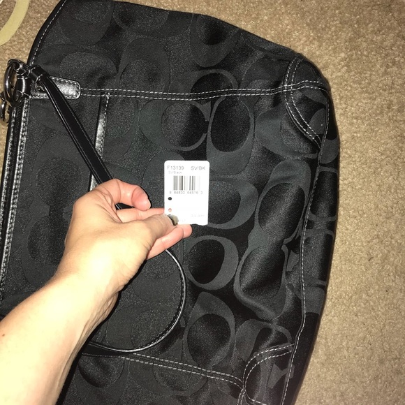 Used coach black shoulder bag great condition - Picture 6 of 8